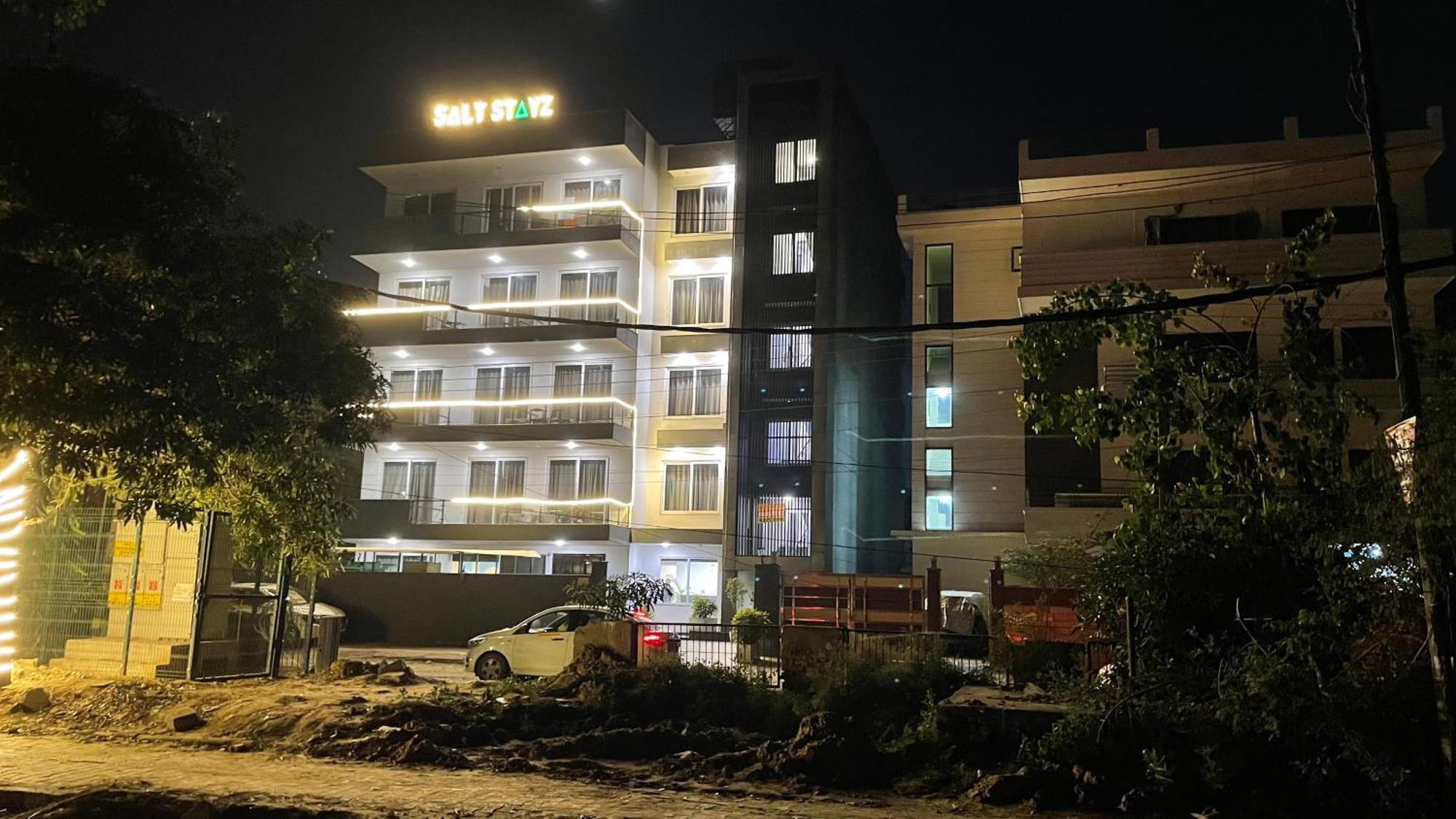 Saltstayz Studio Apartment - Near Artemis & Medanta Hospital Gurgaon Esterno foto